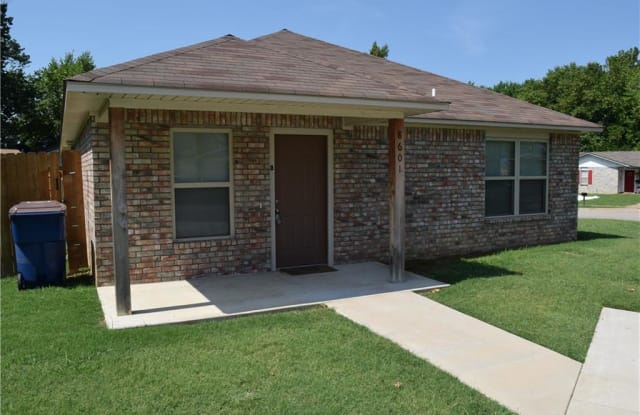 8601  S 32nd  TER Unit #B - 8601 South 32nd Terrace, Fort Smith, AR 72908