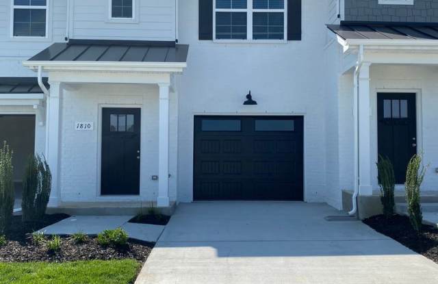 Like New Luxury Townhome! 3 BR, 2.5 BA, 1 Car Garage, Pool, Dog Park, and More!