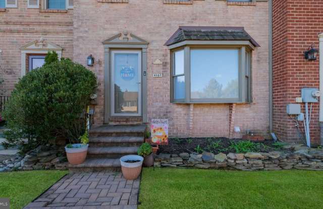 4165 RITTENHOUSE Lane