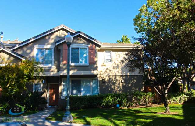 $3,895 - Beautiful 3bd/2.5ba Townhouse in the Palmia Community near Hwy 85 and Cottle!