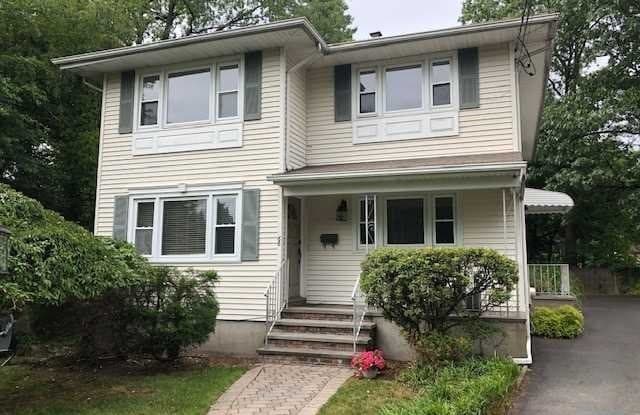 66 Leone Court - 66 Leone Court, Ridgewood, NJ 07452