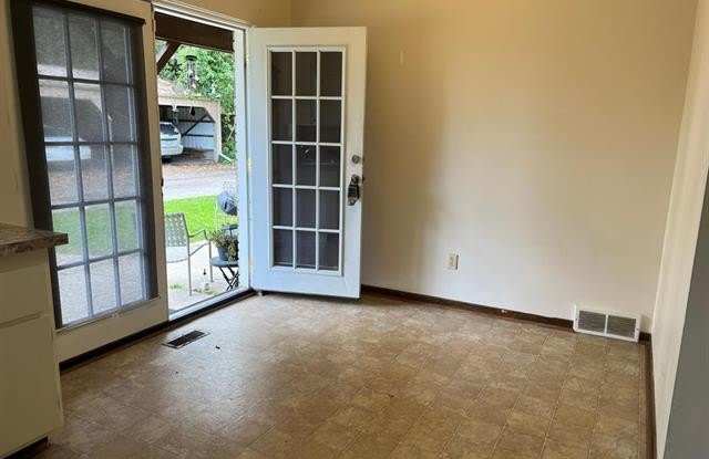 5135 Cass Elizabeth Road