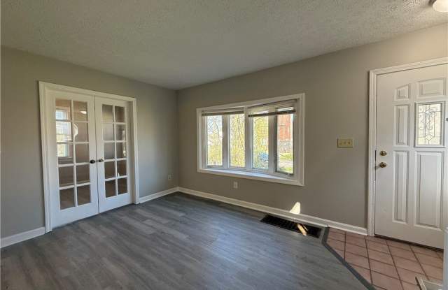 19628 Maple Heights Boulevard