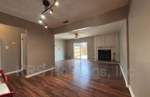 3859 Chimney Creek Dr