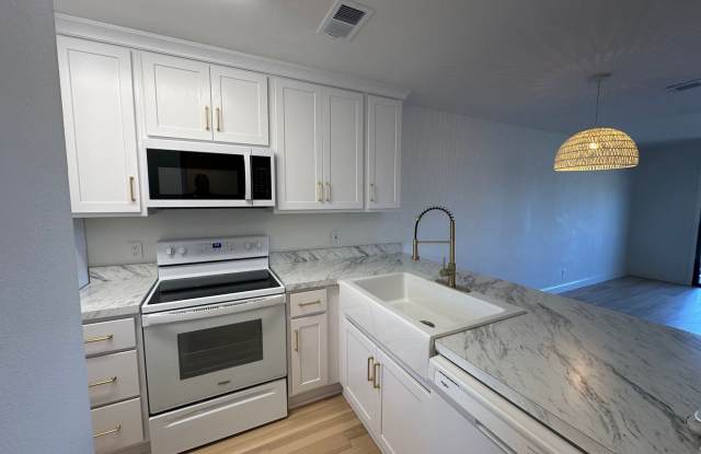 Photo of 2 bedroom 1 Bath newly renovated 1 mile from the beach