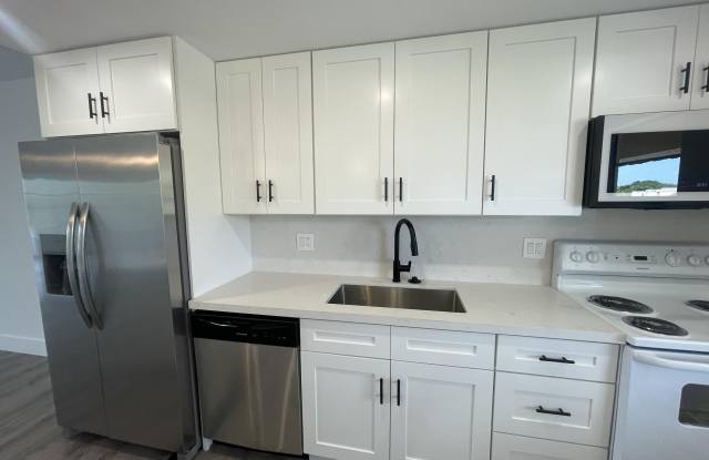 1005 Country Club Drive