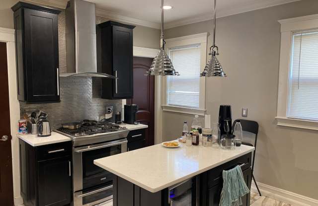 2 MONTHS FREE! NO FEE! LUXURY APT w. Laundry in Unit.  2 Parking Spots Inc.  Pet Friendly!