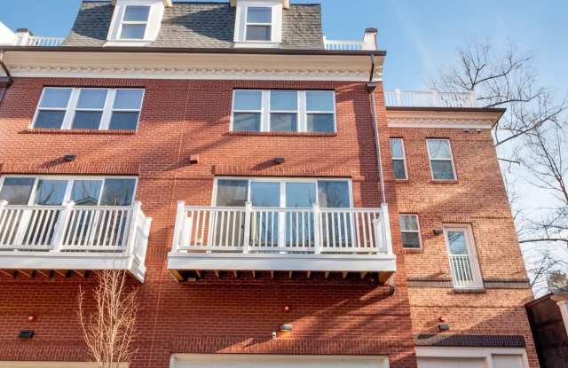 10326 GROSVENOR Place