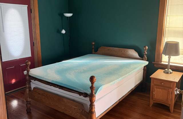 Photo of 2815 Minot Ave