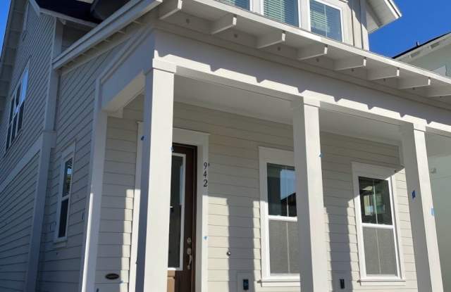 Photo of 942 Auction Alley