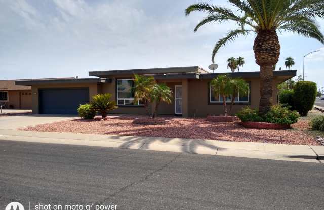 Photo of 10631 W EDGEWOOD Drive