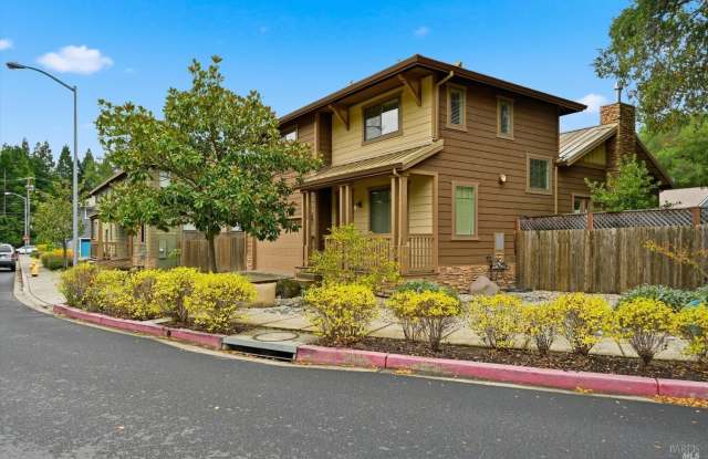 Photo of 155 Rosebud Lane