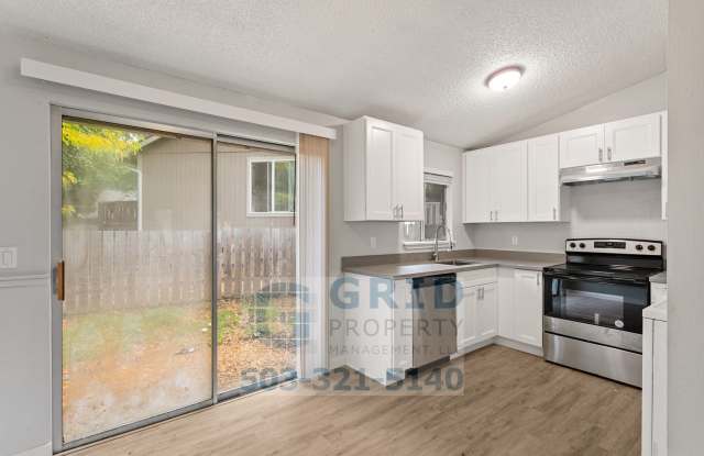 Photo of Gorgeous 2BR Home In the Heart of Tualatin!