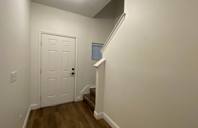 Beautiful 3 Bed/2.5 Bath Townhome in the Desirable City of Casselberry!!