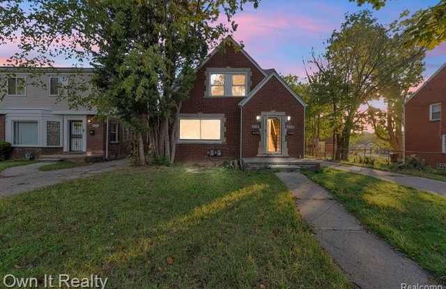 4316 Lakewood Street