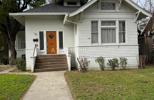 107 Hackberry Avenue
