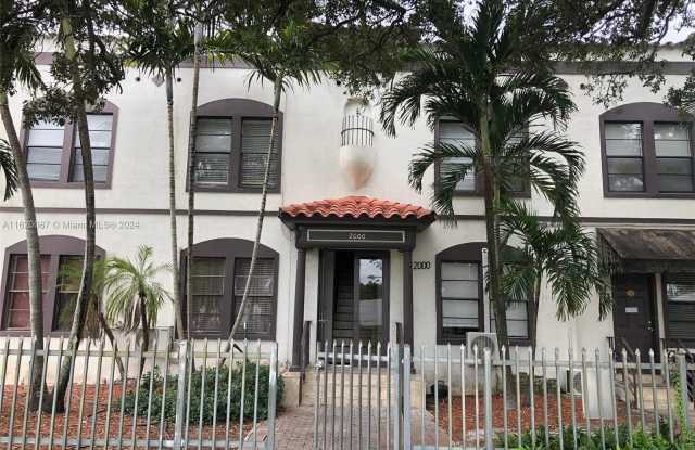 2000 Monroe St