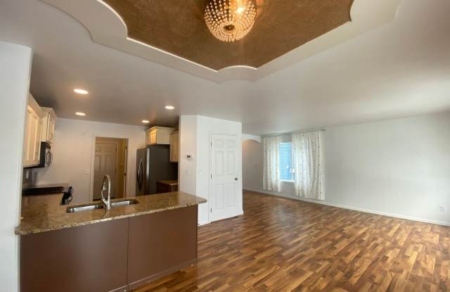 IMPRESSIVE 3 BD/3.5 BATH FOR RENT - Move In Today!