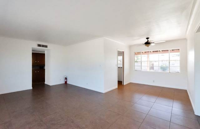 SFR in CENTRAL LOCATION - CLOSE TO U OF A