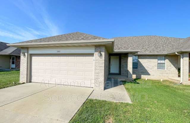 1145 N Northwood