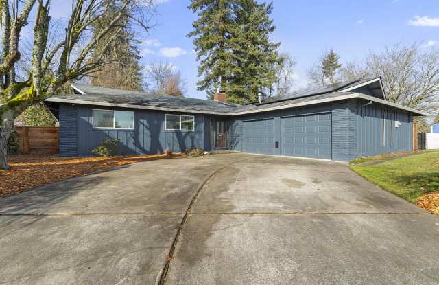 1635 NE Country Club Ave.