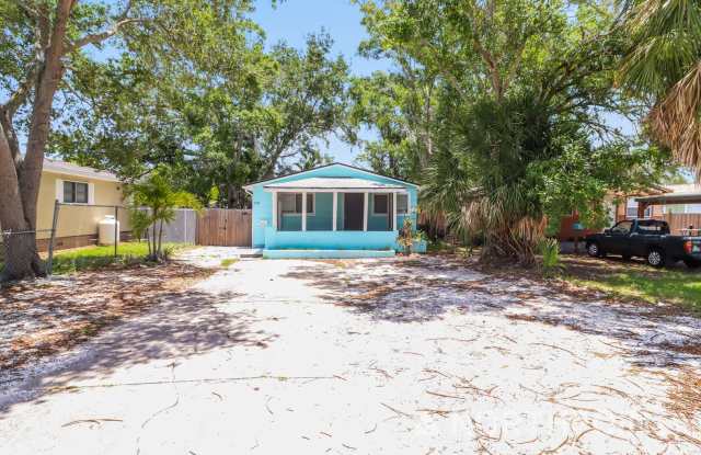 3 BR/1.5BA | Newly Renovated Single Family Home |  Tropical Landscaping | In St Peterburg!