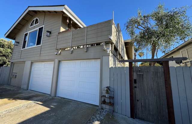 Coastal Living in Ventura Keys – 2 Bed, 2 Bath Downstairs Duplex with Backyard Retreat