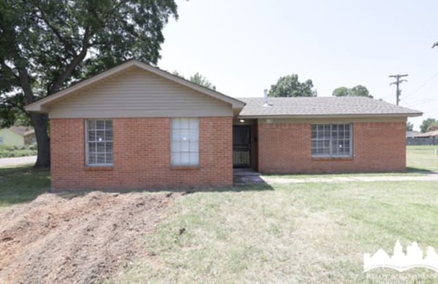 606 Weaver Dr - 606 Weaver Road, West Memphis, AR 72301