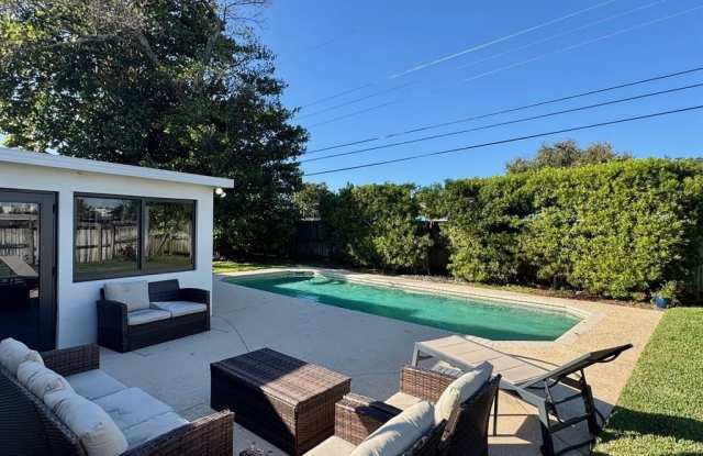 Photo of 1101 SE 4th Ct