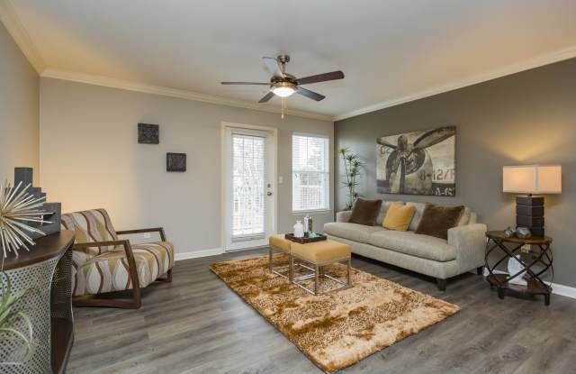 Photo of Stoneridge Farms Apartments