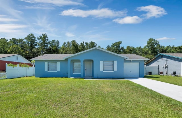 274 La Paz Drive - 274 La Paz Drive, Buenaventura Lakes, FL 34743