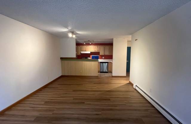 AVAILABLE NOW! Remington Post Ground Floor 2 Bedroom 2 Bath Condo
