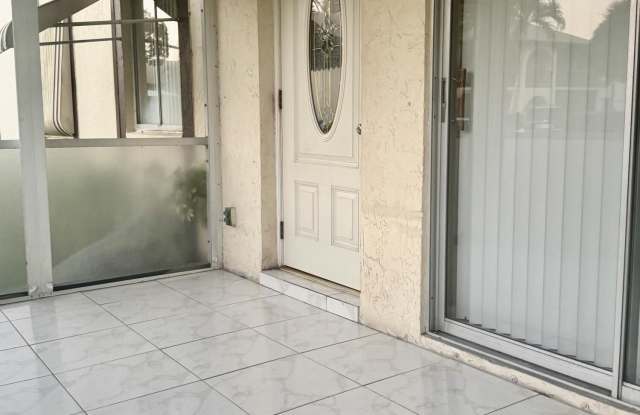 3491 La Jardin  Ct A-1 Court