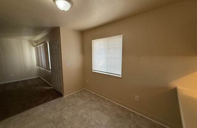 5919 Clover Manor Way - Sacramento 95824
