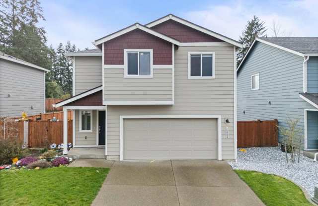 Better Than New Yelm Home with A/C, Walk-In Pantry, Garden Beds & Neighborhood Playground!