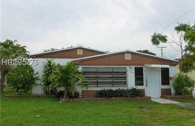 1940 NE 174 ST - 1940 NE 174th St, North Miami Beach, FL 33162