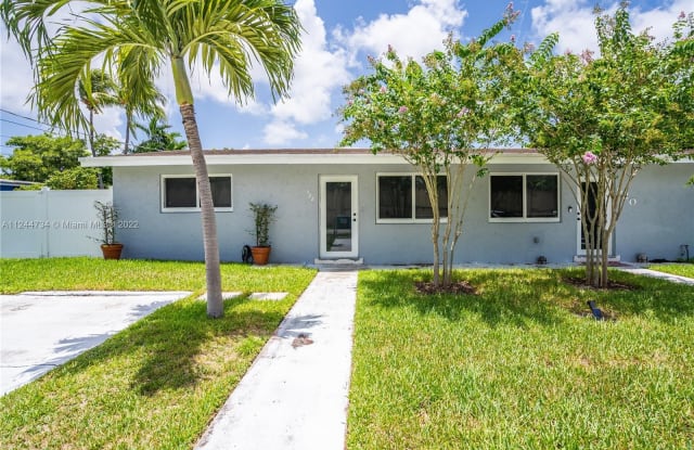 522 SW 78th Ave - 522 SW 78th Ave, Fountainebleau, FL 33144