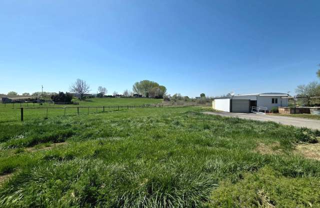 3 Bed, 2 Bath Country-Home on 5 Acres