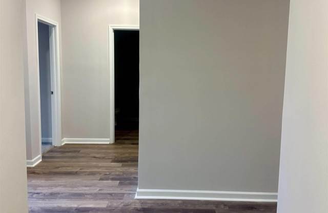 1015 BROOKHAVEN LANE