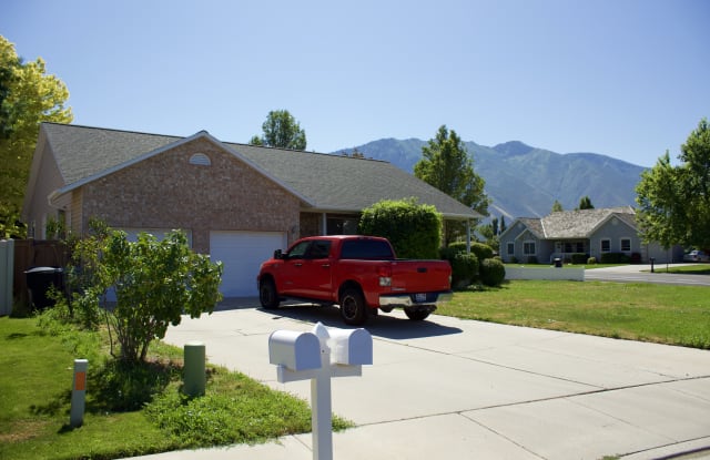 899 S 1650 E - 899 South 1650 East Street, Springville, UT 84663