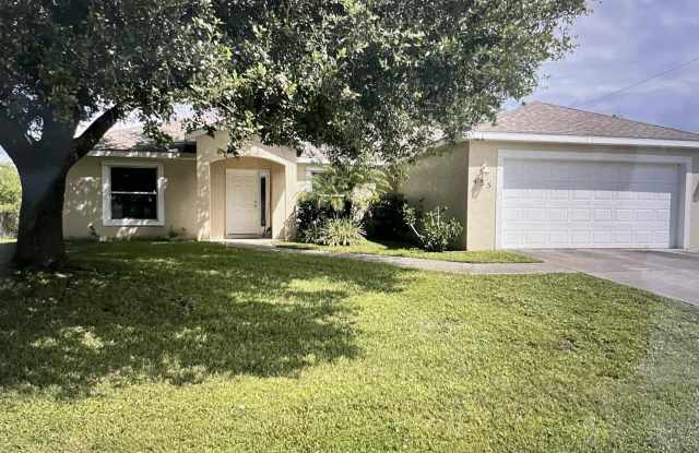 435 SW Lakota Avenue