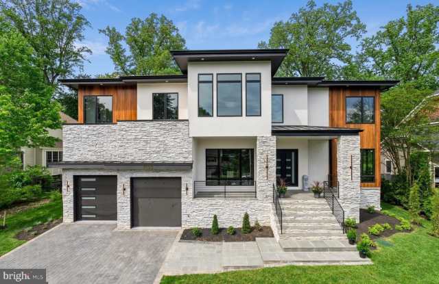 7102 CAPITOL VIEW DRIVE