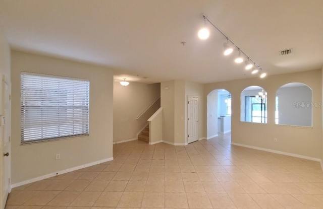 4210 VIA PIEDRA CIRCLE