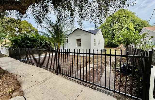 569 Northwest 42nd Street