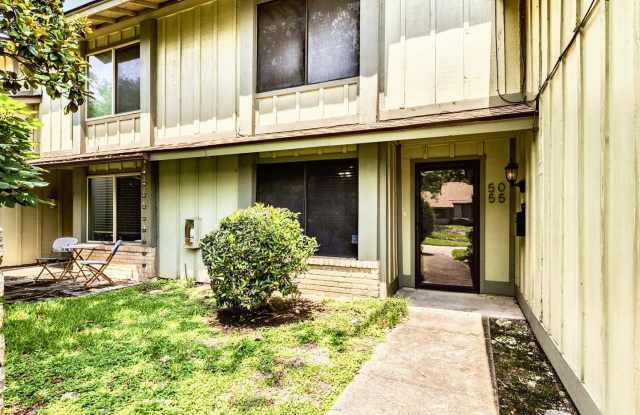 Contemporary 3/BR 1.5/BA Home with Updated Kitchen  Enclosed Patio