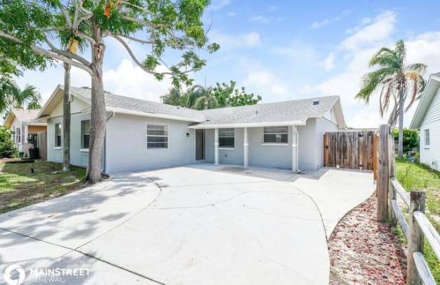 1709 Stonehaven Way - 1709 Stonehaven Way, Tarpon Springs, FL 34689