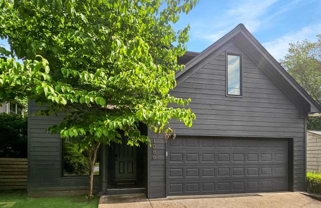 Photo of 1086 Pine Grove Ave NE