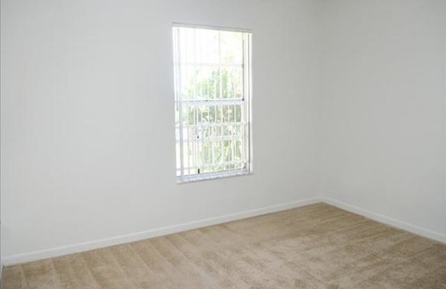 The Landings at Pembroke Lakes Apartments