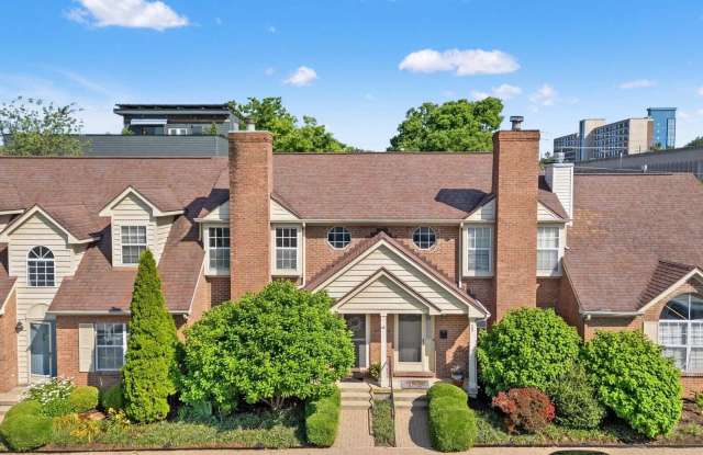 541 West Short Street