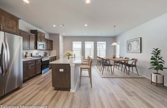 804 East Edgewater Place